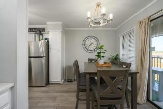 Admiral's Row 424 - Oceanview Villa with Balcony - 3