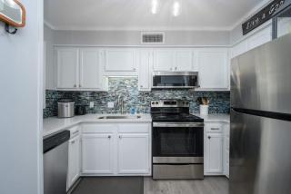 Admiral's Row 424 - Oceanview Villa with Balcony - 1