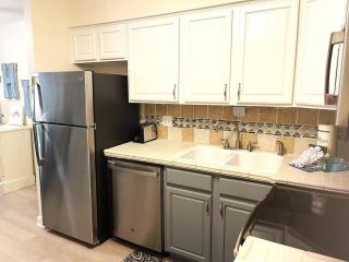 Fiddler's Cove 11E - Updated Folly Field Villa - 7