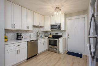 Fiddler's Cove 20I - Coastal Top Floor Villa - 4