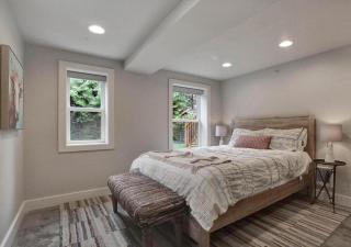 Private Daylight Basement - Near Downtown & Lake - 3