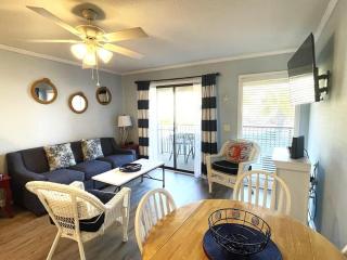 Ocean Villa A111 - Beach Front Sleeps 6 - 8