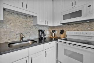 OV A-104 Ocean Villa - Ocean Front Resort Sleeps - 7