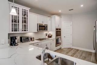 Sea Breeze House - 1