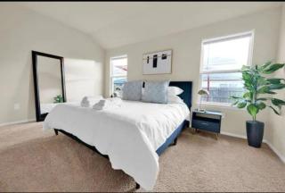 Cozy Modern Right Next to TSLA - 7