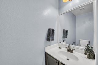 TWO Cozy Homes Prime Austin Sleeps 12 - 4