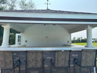 County Peace with Luxurious Amenities - 3