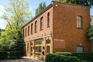 Artist LOFT in backyard shed - 0