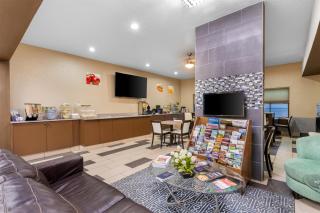 Red Lion Inn & Suites Blue Springs - 8