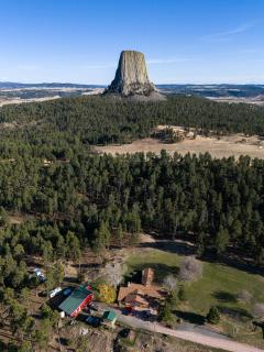 Devils Tower Lodge Bed & Breakfast - 9
