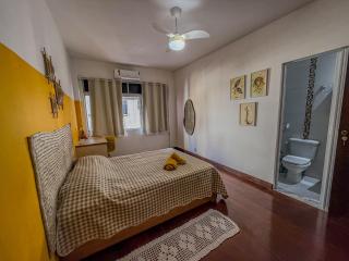 Amplo Apartamento com 3 suítes na Barra - 7min da praia do Porto da Barra - 9