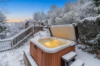 5BR with Hot Tub Minutes to Ski Resort! - 8