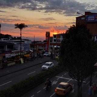 Apartamento Con Vista Hacia La Avenida Santander Y La Ciudad - 8