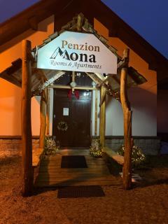 Penzion Mona Rooms & Apartments - 9