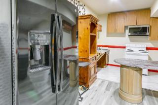 Clarksburg Getaway Near DC and Baltimore Sights! - 3