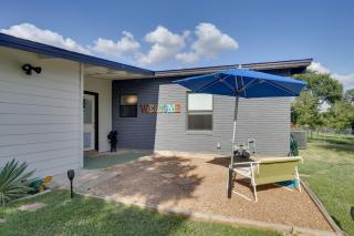 Bright and Modern Texas Getaway - 7 Mi to The Alamo! - 9