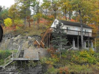 Cliffside Hideaway-Renovations & upgrades coming! - 0