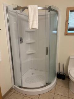 Modern Lakeview Escape - 3