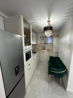 Cornișe apartament central 2 camere și living - 0