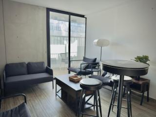 Departamento moderno con alberca, terraza y acceso controlado - 8