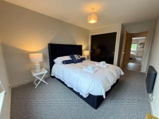 Modern Town Centre Apartment - 1