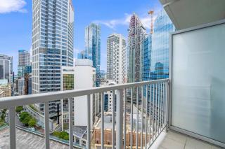 Style & Comfort Heart of the City Stunning Views - 6