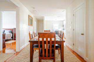 Luxurious 8 Bedrooms Two Suite Apt - 8