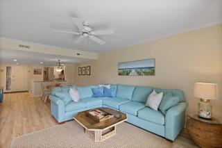 519 Plantation Club 2BR, Pool with Golf Views - 9