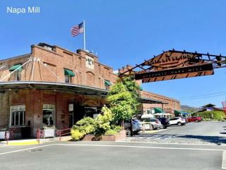Rosé All Day Napa Retreat Fire Pit & Hot Tub - 9