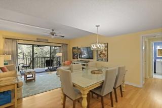 Port Royal Village 302 Walk to Beach - 5