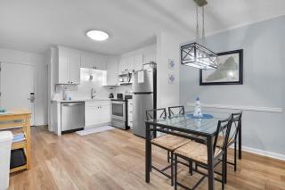 Tennis Villa D2 2BR Walk to Beach & Pool - 4