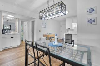 Tennis Villa D2 2BR Walk to Beach & Pool - 1