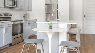 Landing Chic 2BD Pool Yoga Studio - 3