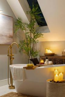 Ultimate Cambridge Mansion Spa Bath HUGE GameRoom - 0