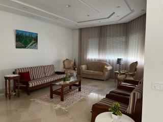 Modern Spacious 3-Bedroom Villa in Boumhel - 0