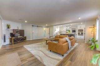 Modern Fully Reno Home in E-Mem - 8