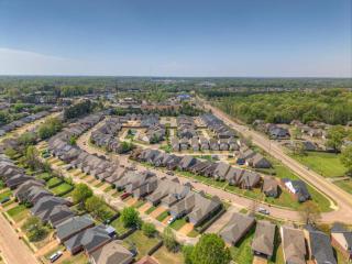 Spacious house with garage - 8