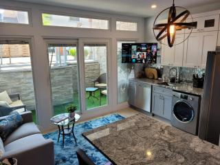 Stylish Downtown Windsor Apartment Walk to Restaurants & Entertainment - 4