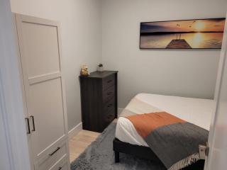 Stylish Downtown Windsor Apartment Walk to Restaurants & Entertainment - 2