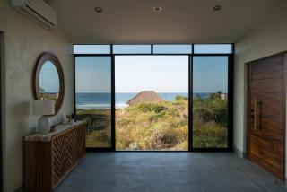 Casa Kona, Luxury Beachfront Villa with Lap Pool & Palapa - 8