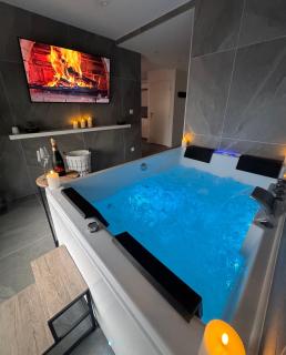 L Odyssee des Sens Jacuzzi Privatif - 0
