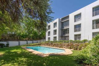 3 bedroom apartment in sandton city - 4