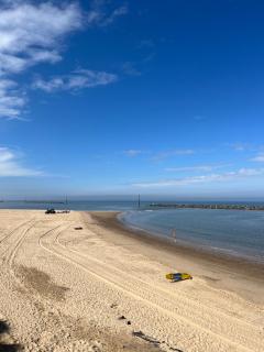 Hunters Halt near Sea Palling and Lighthouse! - 1