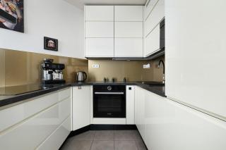 Comfy Air Conditioned Apartment with Balcony and City View - 1