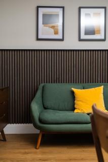 Modern 4-Bed Family Home with 5 Beds & Parking - 1