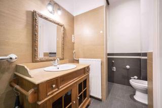 Spacious Central Apartment Best Location - 4