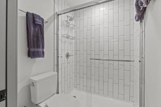 Brick & Bed, Riverfront Loft - 2 Bedroom - 5