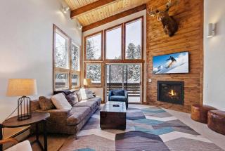 Mountain Chalet Just Blocks from Gondola and Main St - 0