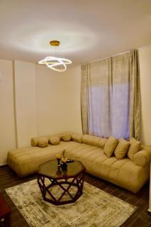Tut Luxury Apartment In Rehab City - 8