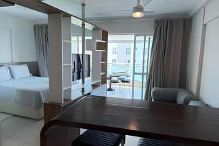 Vista Mar na Barra: Conforto, Piscina e Garagem - 0